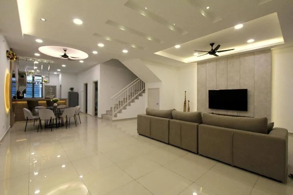 Unique 3 Storey Near Jonker@Heritage Malacca Holiday home